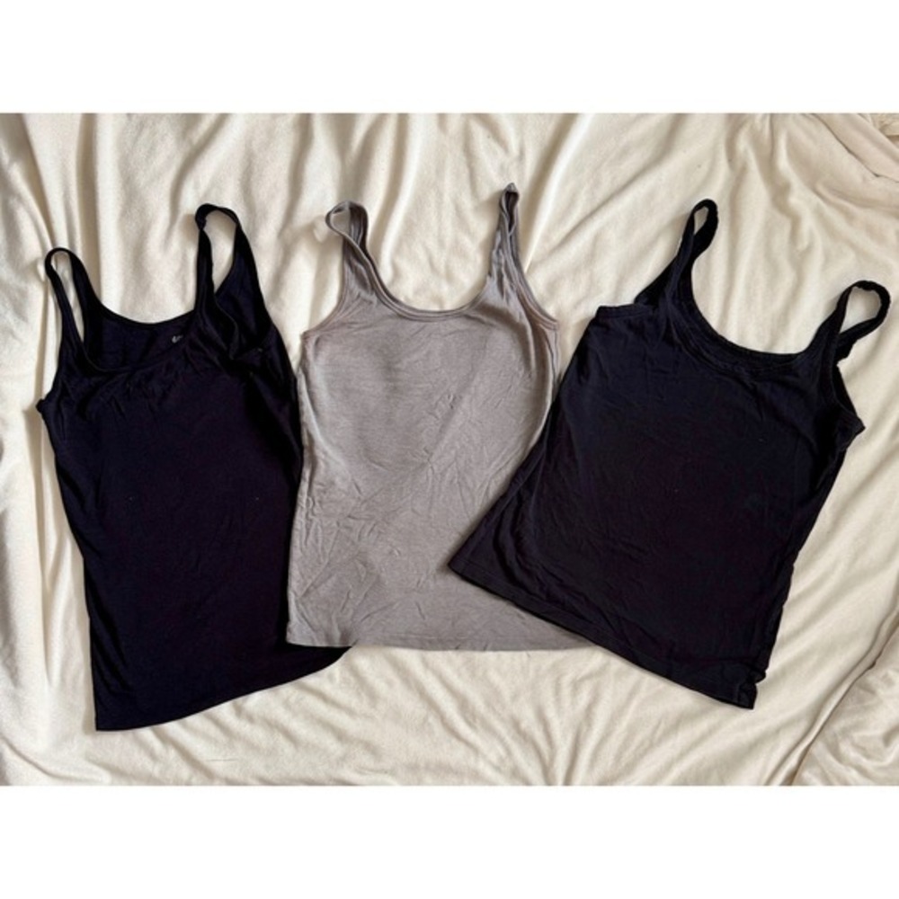 Old Navy Mossimo Tank Tops Womens S/M Black Gray Bundle Layering